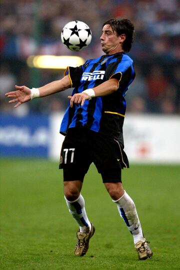 Temporadas en el FC Inter: 2002-05 y 2006-07 | Temporadas en el AC Milan: 1995-97, 1998-99 y 2000-01