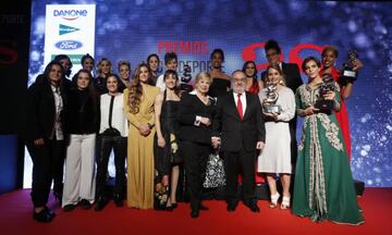 Larisa Latynina (centre) poses with AS editor Alfredo Relaño and her fellow prize winners at the AS Awards on Monday.