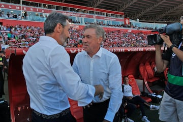 Vicente Moreno y Carlo Ancelotti, entrenadores del Almería y Real Madrid respectivamente.