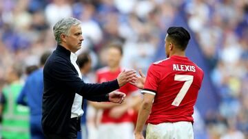 Alexis cataloga de “falsa” la publicación que lo enfrenta a Mou