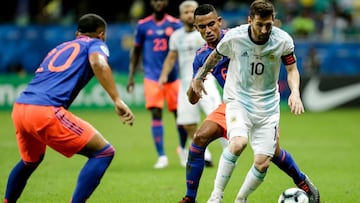 La selecci&oacute;n colombiana recuper&oacute; la memoria al golear a Per&uacute;, Argentina igual&oacute; ante Chile. Sigue el encuentro a trav&eacute;s de Fubo TV en Estados Unidos.