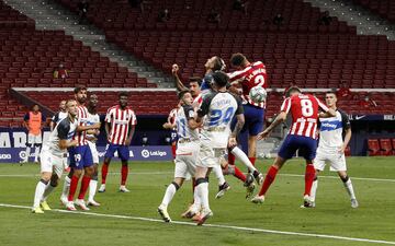 1-0. Saúl Ñíguez marcó el primer gol.