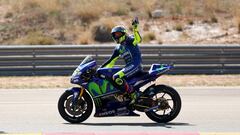 ALCANIZ, SPAIN - SEPTEMBER 24:  Valentino Rossi of Italy and Movistar Yamaha MotoGP waves to the fans after the MotoGP of Aragon at Motorland Aragon Circuit on September 24, 2017 in Alcaniz, Spain.  (Photo by Dan Istitene/Getty Images)
