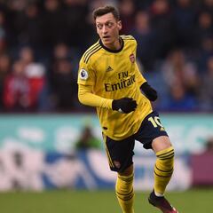 Mezut Özil le desea suerte al Necaxa para el repechaje del Clausura 2022