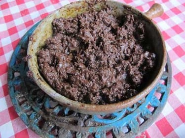 Una morcilla con pinta de boñiga