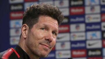 GRAF298. MAJADAHONDA, 05/01/2018.- El entrenador del Atlético de Madrid Diego Pablo Simeone, durante la rueda de prensa que ha ofrecido hoy tras el entrenamiento del equipo en la Ciudad Deportiva en Majadahonda, de cara al partido correspondiente a