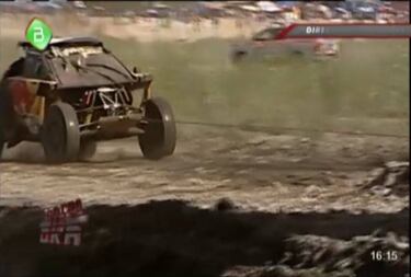 Sainz cae en un barranco de 15 metros y se deja el Dakar