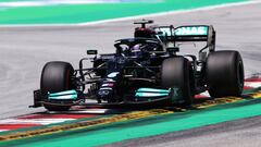 BARCELONA, SPAIN - MAY 08: Lewis Hamilton of Great Britain driving the (44) Mercedes AMG Petronas F1 Team Mercedes W12 on track during final practice for the F1 Grand Prix of Spain at Circuit de Barcelona-Catalunya on May 08, 2021 in Barcelona, Spain. (Photo by Lars Baron/Getty Images)