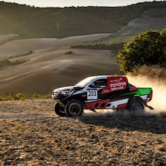 Sainz aguanta el primer tirón