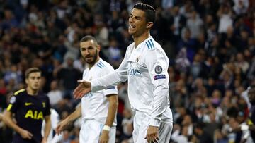 Cristiano se queja ante el Tottenham.