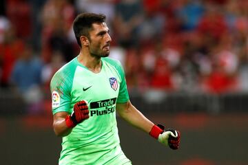 Adán, making his Atlético debut, saved penalties from Mkhitaryan, Willock and Nketiah before scoring the winner from the spot.