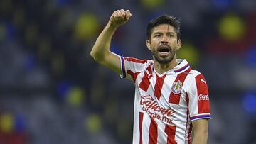 Oribe Peralta llega a 37 a&ntilde;os y quiere retirarse en Chivas