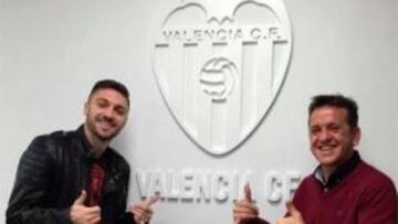 Valencia: Siqueira ya es oficial
