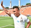 Christian Cueva podría volver a jugar para el Santos