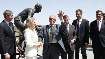 Toledo rinde homenaje a Bahamontes con su estatua
