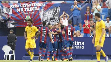 Roger celebra el segundo gol del Levante.