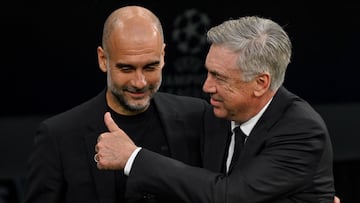 Pep Guardiola y Carlo Ancelotti se saludan en el Bernabéu antes del partido de ida de la eliminatoria de semifinales de Champions que enfrentó a Real Madrid y Manchester City la semana pasada.