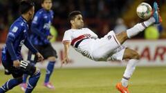 Huachipato sufri&oacute; su tercera derrota jugando ante brasile&ntilde;os en el Estadio CAP. 