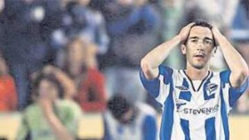 <b>PALO FINAL. </b>Carpintero se lamenta, el Alavés rozó la permanencia hasta el último momento.