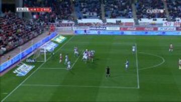 Ayza anuló un gol legal al Almería y le regaló un penalti