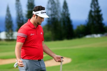 Jon Rahm of Spain reacts to a missed putt on the ninth green during the final round of the Sentry Tournament of Champions at Plantation Course at Kapalua Golf Club on January 7, 2018 in Lahaina, Hawaii.