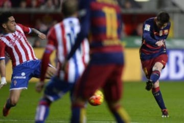 Gol de Messi, su gol 300. Se adelanata el conjunto visitante con disparo fuera del área del argentino con la zurda. La asistencia fue de Luis Suárez.