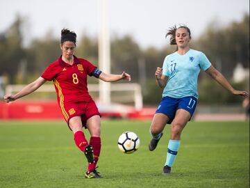 Marta Torrejón, con 90 partidos, es la jugadora que más veces ha defendida la elástica de La Roja. 