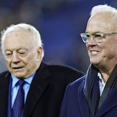What did Jerry Jones say about holdouts, paternity suit, offseason... at Cowboys opening press conference?