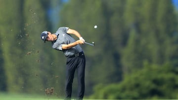 El chileno debió luchar en el segundo día del Sentry Tournament of Champions que se juega en Hawái. Firmó una tarjeta de 72 golpes y está a un tiro del líder.