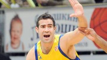 <strong>CARLOS CABEZAS.</strong>