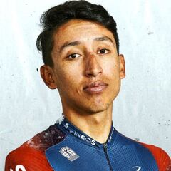Egan Bernal renueva con INEOS Grenadiers hasta 2026