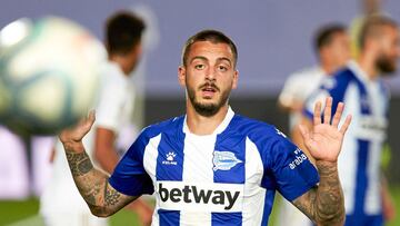 Joselu, criado en la cantera del Celta, vuelve a Balaídos defendiendo al Alavés.