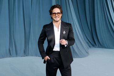 Actor latino de moda, además ha ampliado su faceta artítica tras la publicación de su primera novela, 'The undoing of Alejandro Velasco', un thriller ambientado en San Miguel de Allende que también fue adaptado a una miniserie de Amazon Primer protagonizada por él mismo.