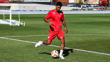 Oficial: César Moreno se marcha cedido al Recreativo