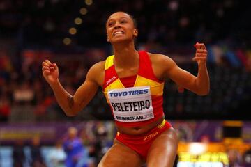 Ana Peleteiro, tras su salto de bronce mundial.