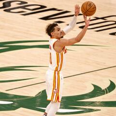 Young erupts for 48-point double-double as Hawks beat Bucks in Game 1