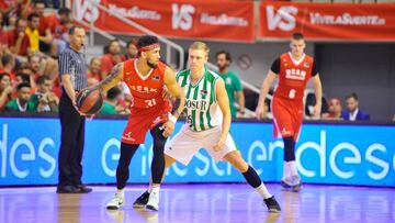 El Murcia de Askia Booker suma la primera victoria en su feudo