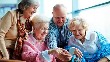 Expertos revelan cada cuánto tiempo deberían bañarse los adultos mayores de 65 años