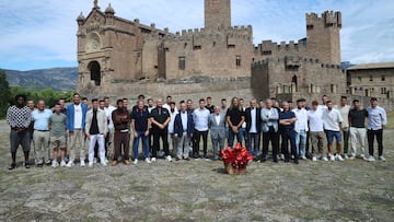 Visita de la plantilla de Osasuna al castillo de Javier, para honrar a su patrón.