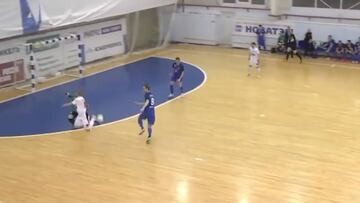 El 'Ricardinho ruso' la vuelve a liar: golazo para ver cien veces