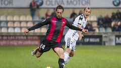 Jorge Miram&oacute;n disputando un partido del Huesca este temporada