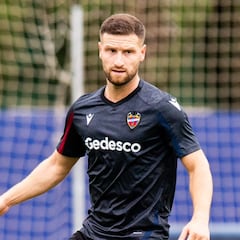 Mustafi ya trabaja en Buñol a la espera de una solución