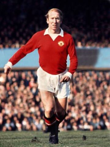 11 de octubre: 78 años cumple el histórico ex delantero inglés Robert 'Bobby' Charlton. Declarado 'SIR' en 1973, jugó gran parte de su carrera en el Mnachester United y hasta hace poco, era el máximo anotador de la selección de Inglaterra.