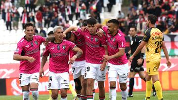 Futbol, Palestino vs Coquimbo Unido.
Fecha 27, campeonato Nacional 2024.
El jugador de Palestino Joe Abrigo, celebra su gol contra Coquimbo Unido durante el partido de primera division realizado en el estadio Municipal de La Cisterna, de Santiago, Chile.
06/10/2024
Javier Salvo/Photosport
Football, Palestino vs Coquimbo Unido
27th turn, 2024 National Championship.
Palestino’s player Joe Abrigo celebrate his goal against Coquimbo Unido during the first division match held at the Municipal de La Cisterna stadium in Santiago, Chile.
06/10/2024
Javier Salvo/Photosport