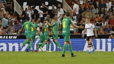 Olabe dispone, Alguacil gestiona