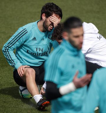 El susto de Isco protagoniza el entrenamiento del Madrid