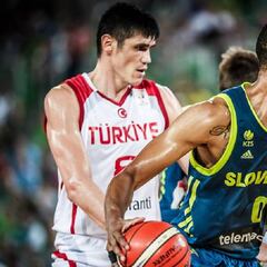 Eslovenia, pese a Randolph, está a una derrota de quedarse fuera del Mundial de China 2019