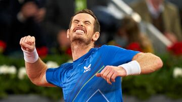 Murray beat Thiem to advance to round two