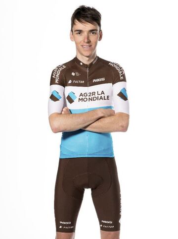 Segundo en 2016 y tercero en 2017, Bardet dio un significativo paso atr¨¢s en 2018 (sexto). Al igual que a Pinot, Francia le exige tomar el relevo de Hinault: ¡°S¨¦ que la gente espera mucho y que no les hemos dado el triunfo en Par¨ªs desde 1985, pero cada u