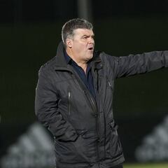 Onésimo se gana su continuidad en el filial